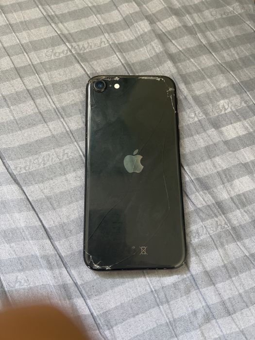 Iphone se 2020 б/у