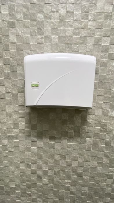 Продам диспенсер для бумажного полотенца, мыла, туалет.бум