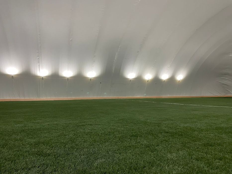 Крытое футбольное поле