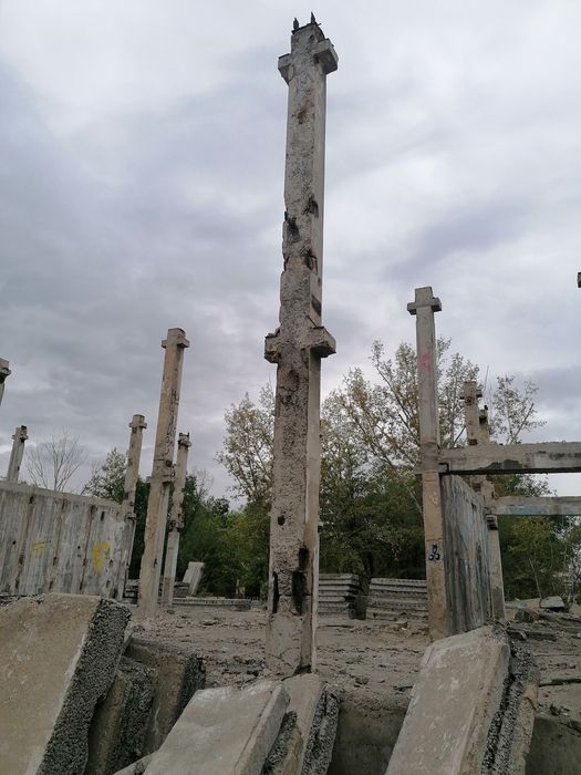 Колонны продам, б/у со стаканами