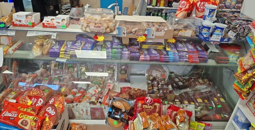 Хладилна витрина 2м