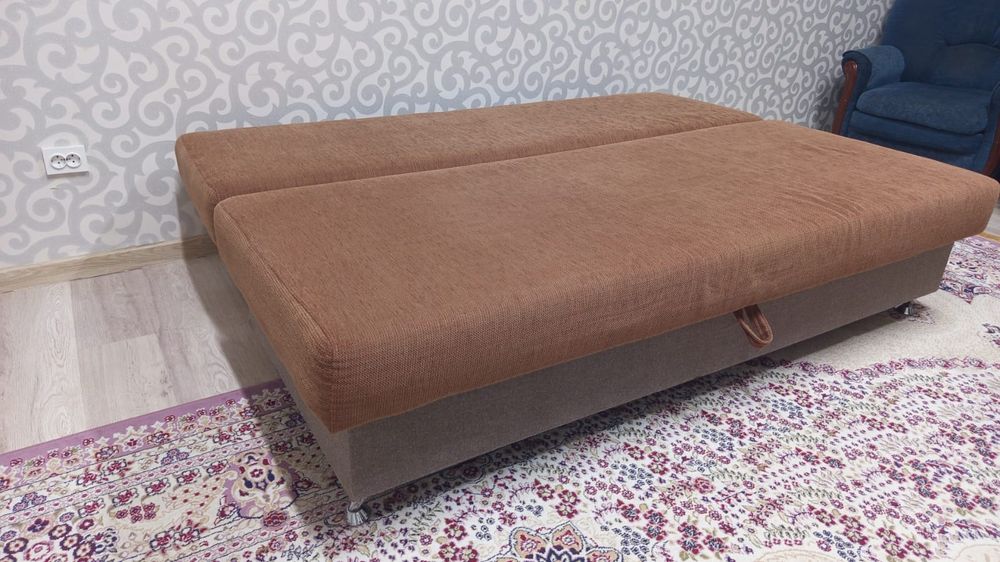 Продам диван и кресла