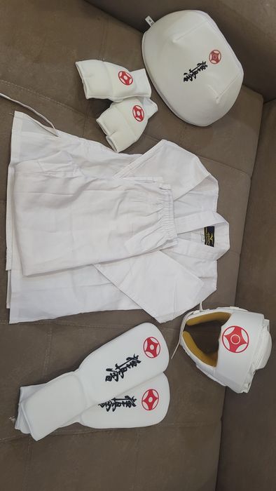 Кимоно на 6-8лет. Аммуниция (экипировка)