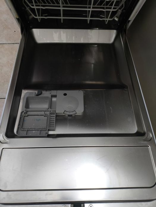 Продам посудомоечную машину