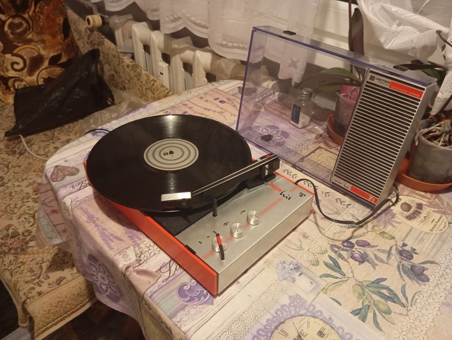 Грамофон Unitra mister hit 7.1 Telefunken license  от 1975г.
