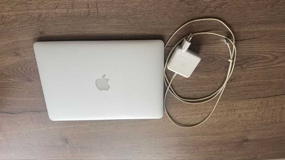 MacBook Air 7.2 перфектен