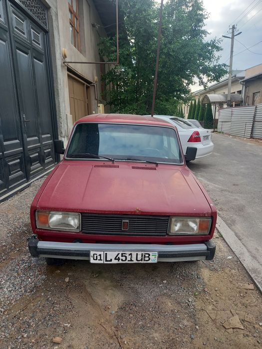 Jiguli VAZ 2104 Qizil
