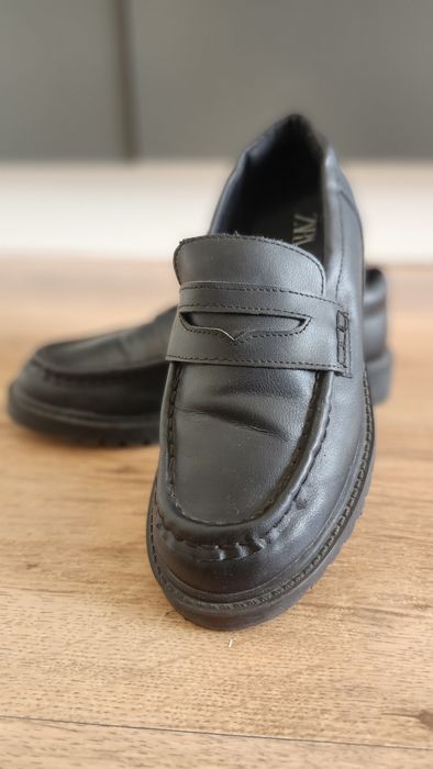 Лоферы на рифленой подошве ZARA