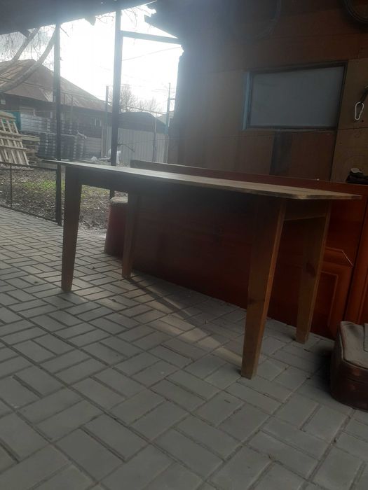 Продам стол кухонный
