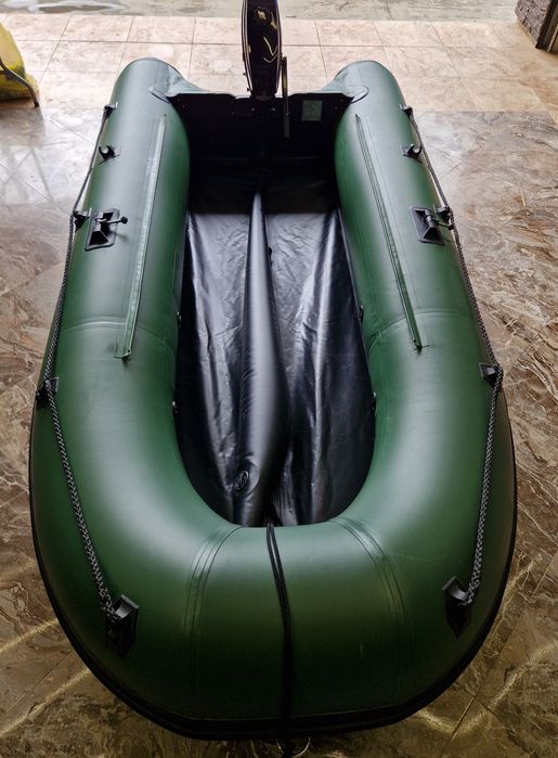 Продается лодка с мотором