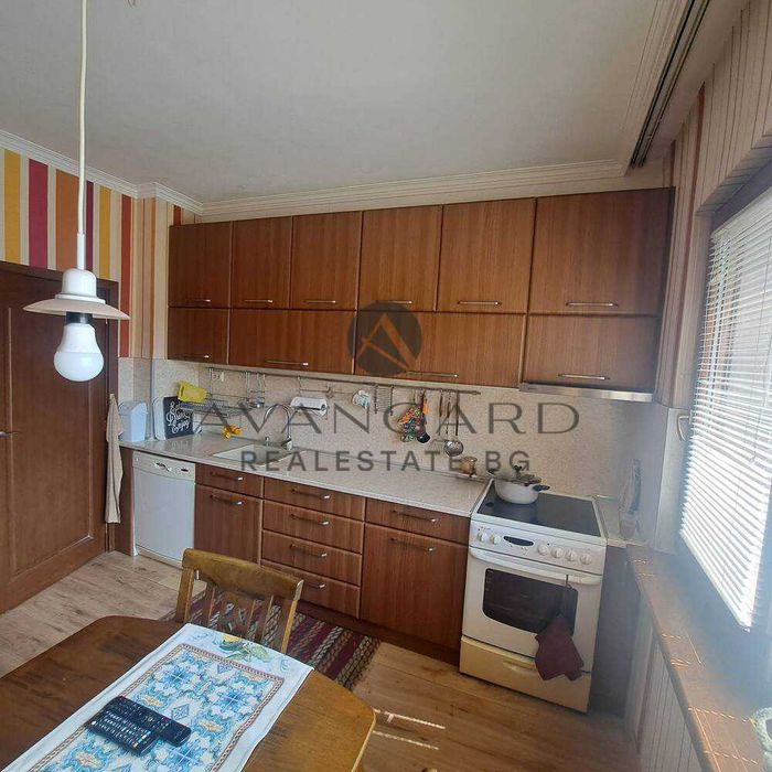 Продава се Тристаен апартамент в Пловдив, Кючук Париж - 87 кв.м за 1943 €/кв.м - Снимка #3