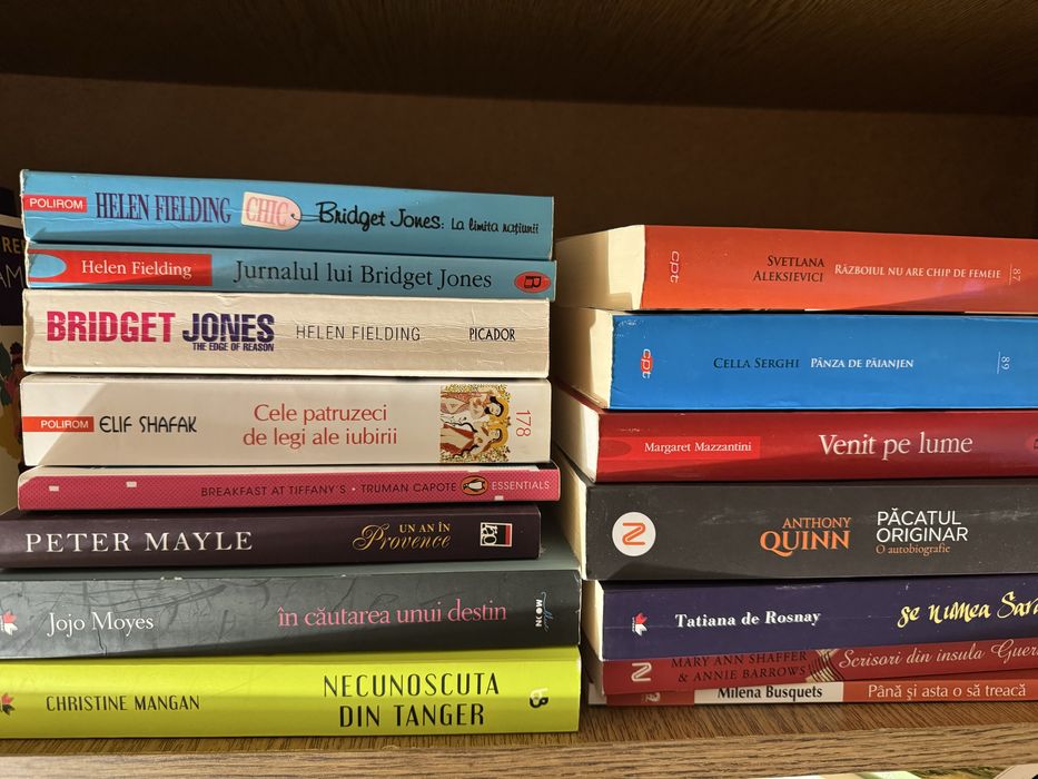 Vand carti in stare foarte buna cu ridicare doar din Brasov