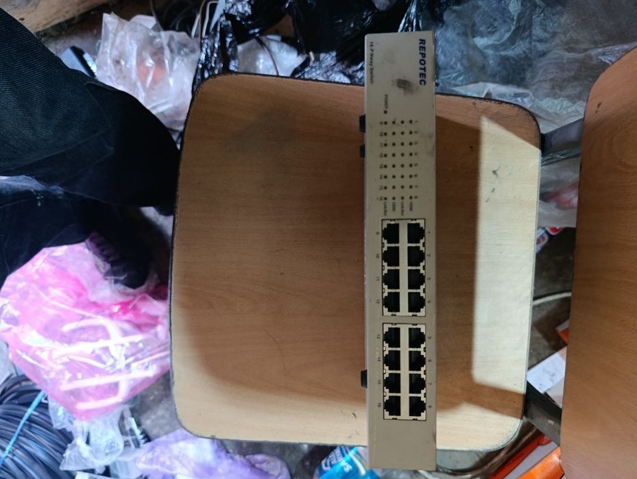 Продаю коммутатор" Repotek"