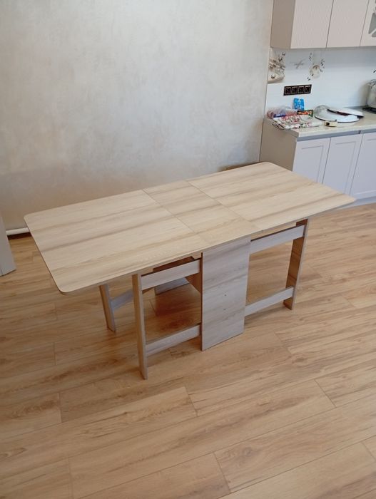 Стол книжка б/у.