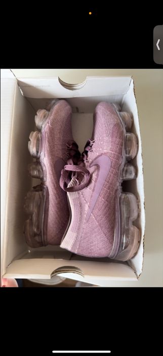 Обувки Nike 39 номер нови