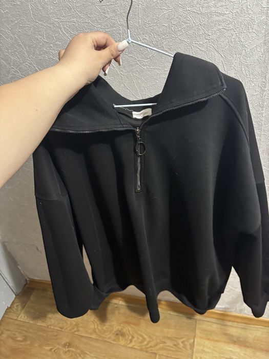 Продам кофту  ( новая )