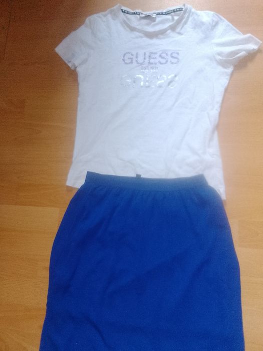 Fustà lungà voal si tricou Guess