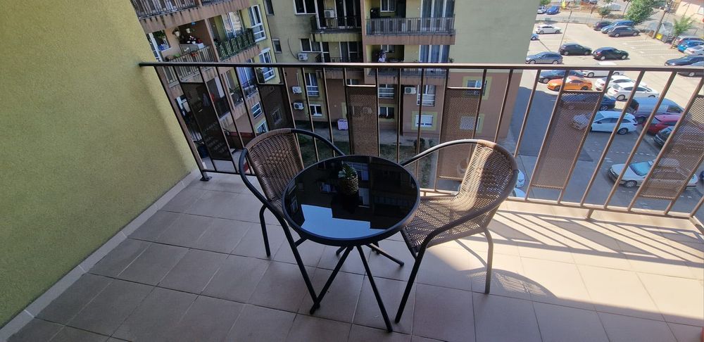 Inchiriez apartament cu 3 camere