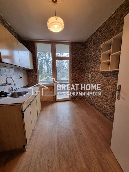 Продава се Тристаен апартамент в Търговище, Център - 68 кв.м за 612 €/кв.м - Снимка #2