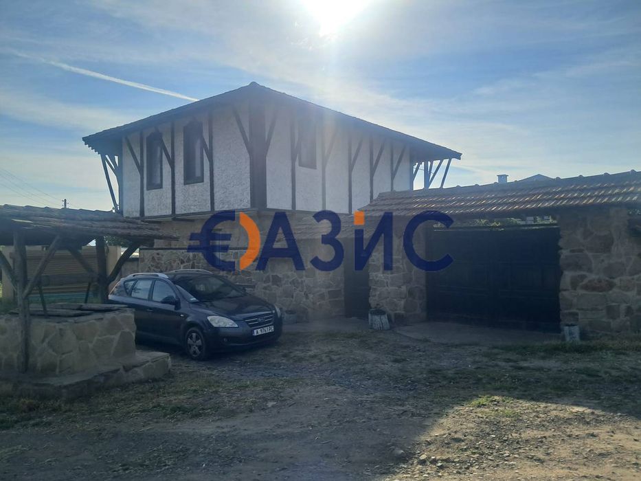 Двуетажна къща в с. Бата, България, 134 кв. м, 560 кв. м двор, цена 165 000 евро #34248635