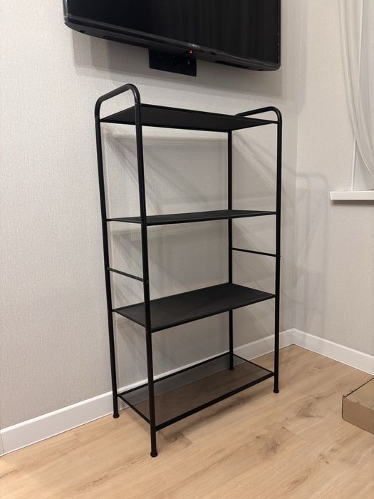 Железный стеллаж, полка