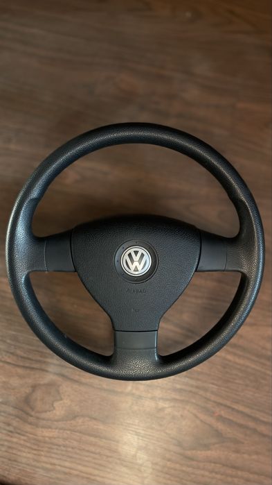 Volan Golf 5 într o stare foarte bună