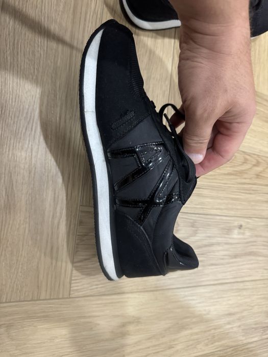Продам кроссовки Armani exchange оригинал