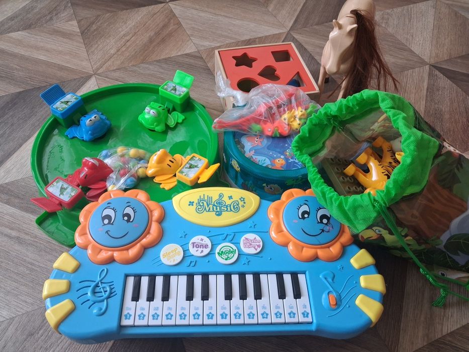 Лот детски играчки