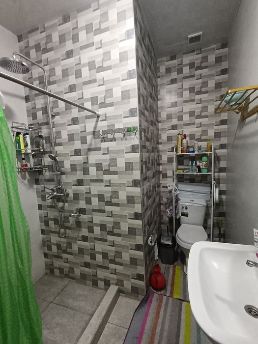 Yangi toshmi postidan 4.5 km. Hovli uy sotiladi