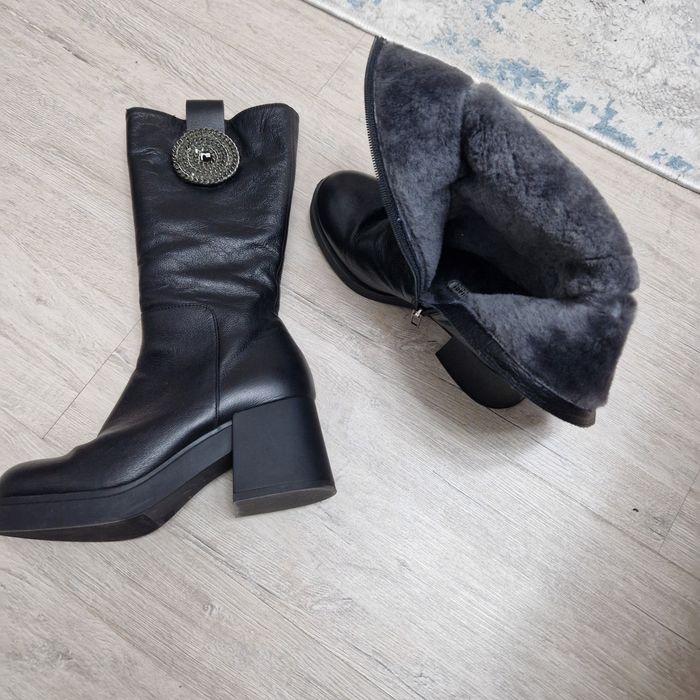 Зимние сапоги Италия кожа 36 размер,