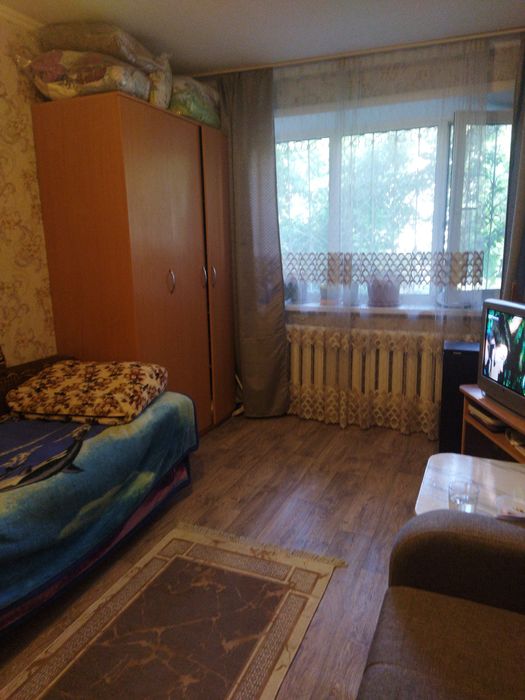 Продам 2-х комнатную квартиру .