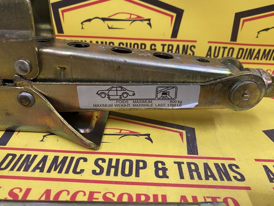 Cric auto original Volvo V40 S40 99-04 cod produs OEM 30856182