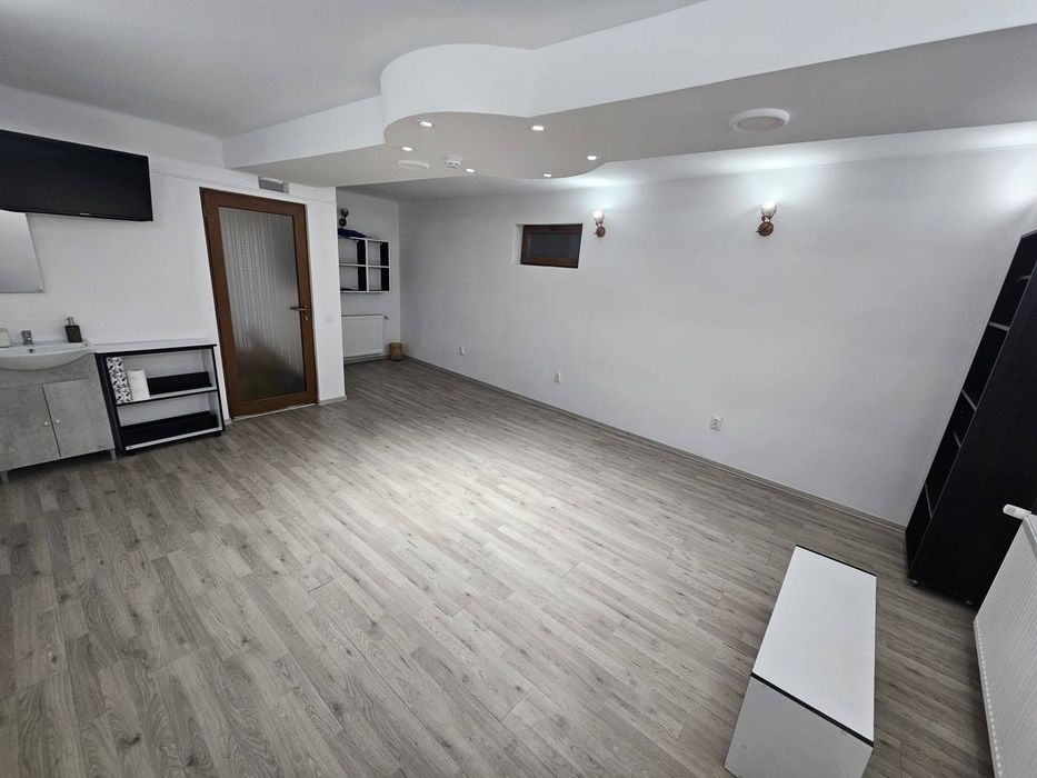 Inchiriere cameră COSMETICĂ