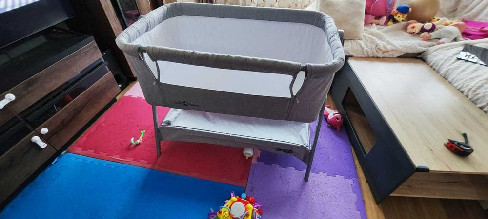 Детска кушетка за новородено.