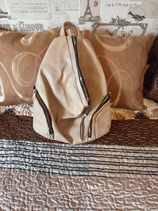 Нови дамски чанти с етикет