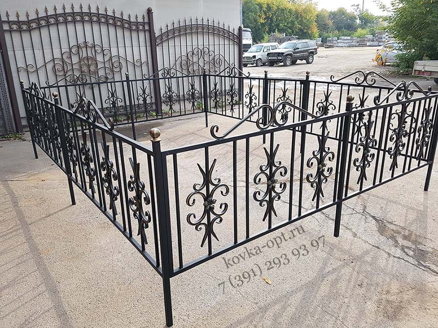 Оградки на кладбище