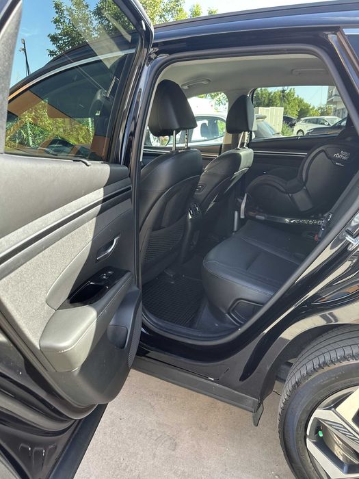 Hyundai Tucson Plug-in 265 CP 4WD Prime, proprietar, carte service