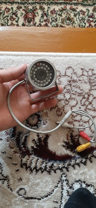 DVR va kamera sotiladi