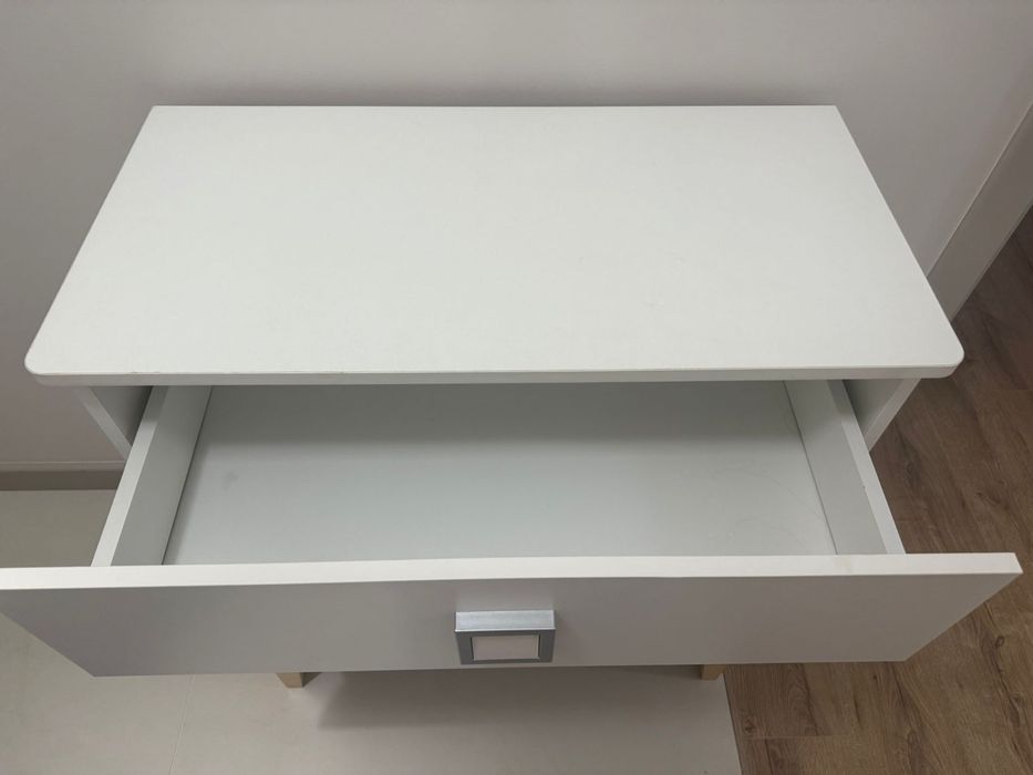 Детский шкаф с полочками