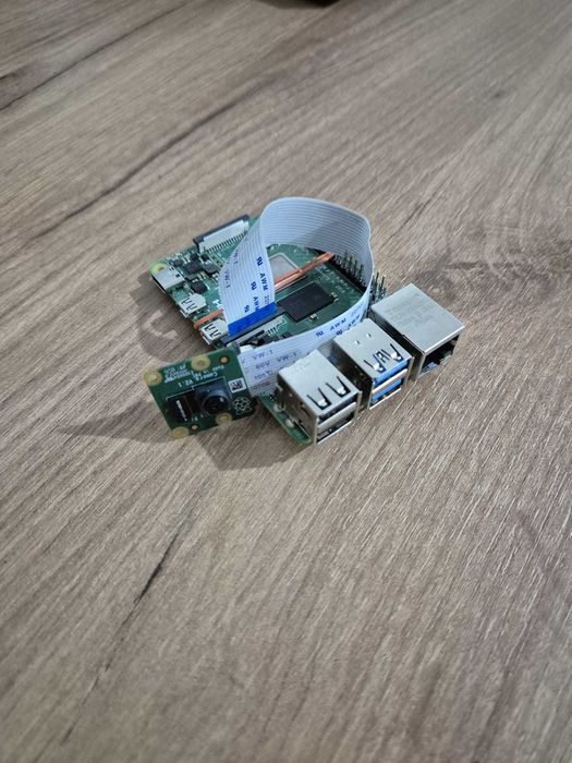 Raspberry PI 4 - 1GB + camera