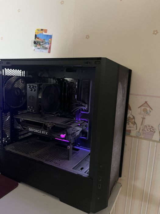 Геймърски компютър+ монитор 280hz