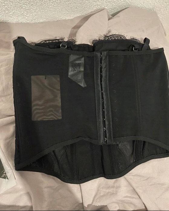 Дамско дантелено бюстие