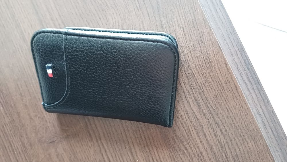 Мъжки тънък портфейл от еко кожа – идеален за кредитни и лични ка