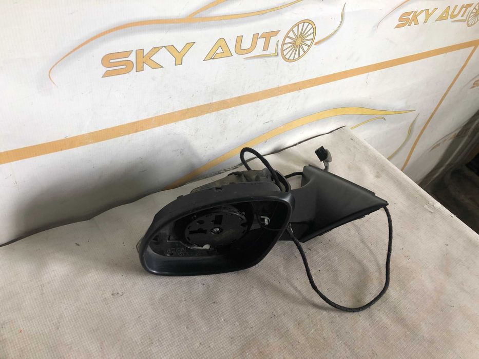 Corp oglinda stanga electrica Skoda Yeti dupa 2009 cod 5L0857933