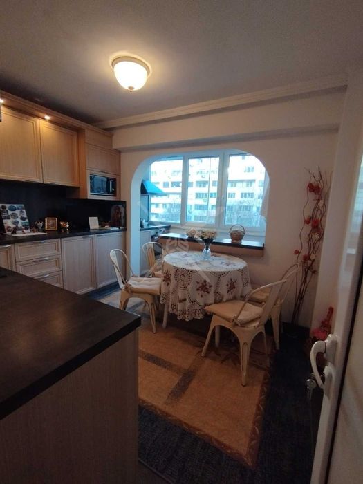 Тристаен апартамент в Славейков 75204