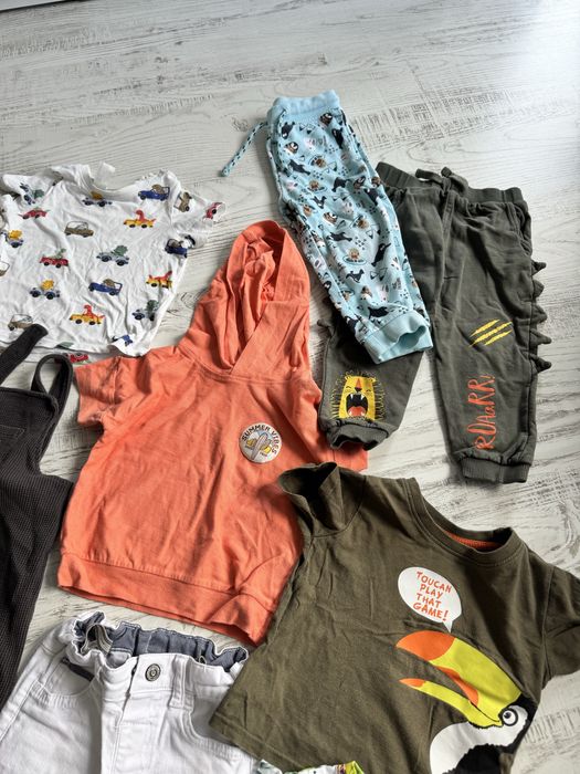 Дрехи за момче , като нови без забележки . Размер 74 , 80 , 86