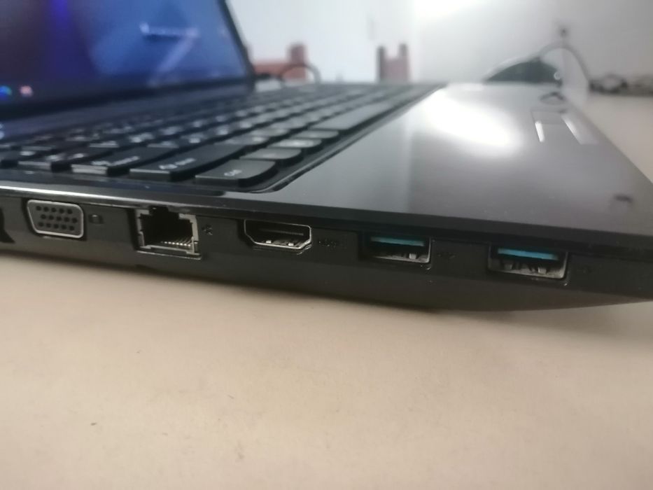 Lenovo Core i3 SSD.