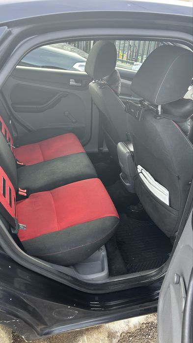 Ford Focus 2, an 2010, 1.6 benzina, 100 CP, dublu climatronic