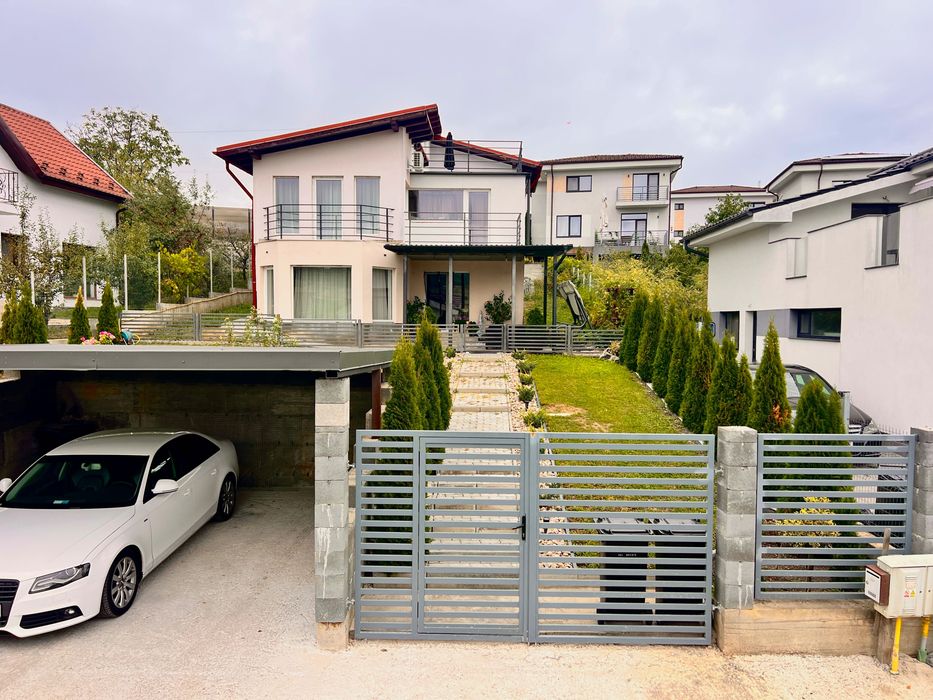 Casă individuală cu terasă panoramică și garaj pentru 2 mașini – Zona Oasului, Cluj-Napoca