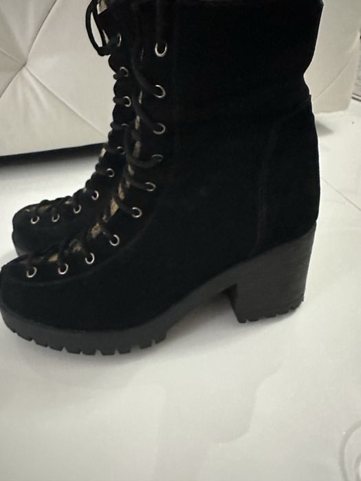 Cizme din piele intoarsa marimea 38